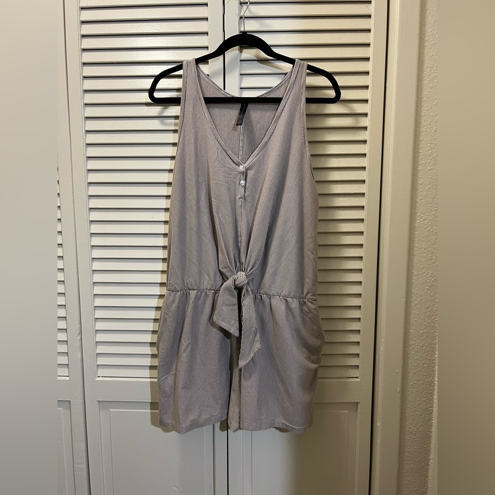 Smash + Tess x Hilary Duff Women’s Romper